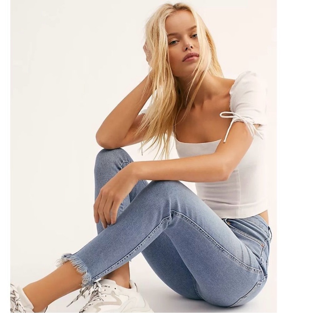 Free People Raw High Rise Skinny Jeans In Light Denim, Size 28